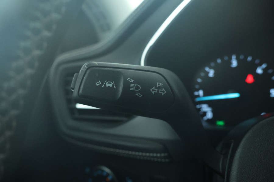 Ford FOCUS Wagon 1.5 EcoBlue Vignale Volleder, Panorama, Climate,