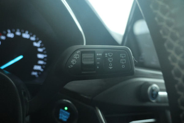 Ford FOCUS Wagon 1.5 EcoBlue Vignale Volleder, Panorama, Climate,