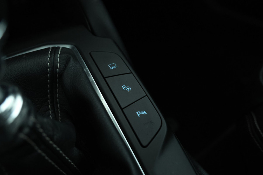 Ford FOCUS Wagon 1.5 EcoBlue Vignale Volleder, Panorama, Climate,