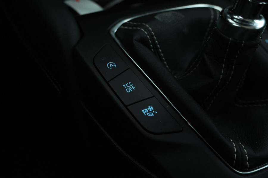 Ford FOCUS Wagon 1.5 EcoBlue Vignale Volleder, Panorama, Climate,