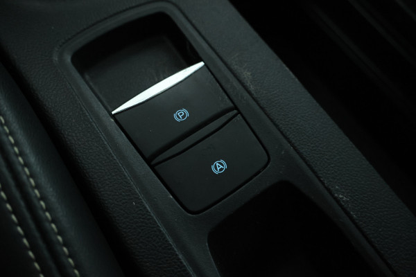 Ford FOCUS Wagon 1.5 EcoBlue Vignale Volleder, Panorama, Climate,