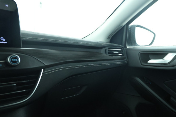 Ford FOCUS Wagon 1.5 EcoBlue Vignale Volleder, Panorama, Climate,