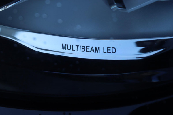 Mercedes-Benz C-Klasse Estate 200 AMG | PANO - SFEER - CAMERA - ACC - VOLL!