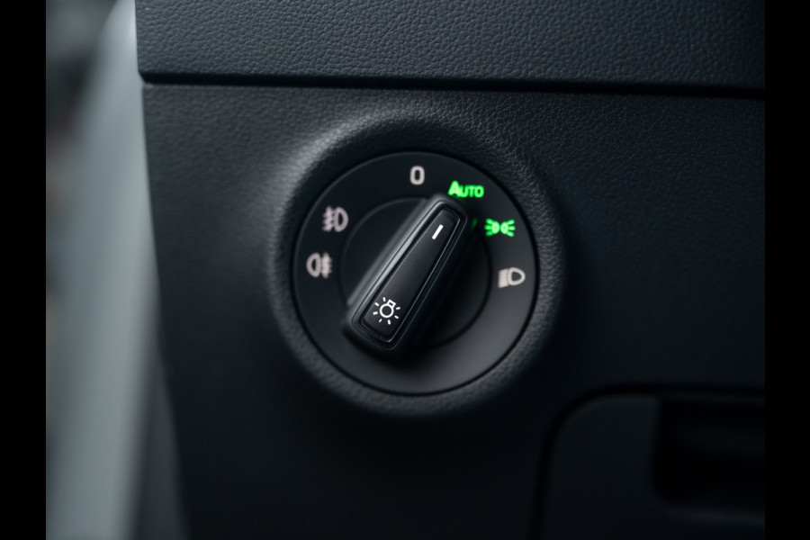 Škoda Karoq 1.5 TSI ACT Sportline Business | Trekhaak wegkl. | Camera | Prijs Rijklaar!!