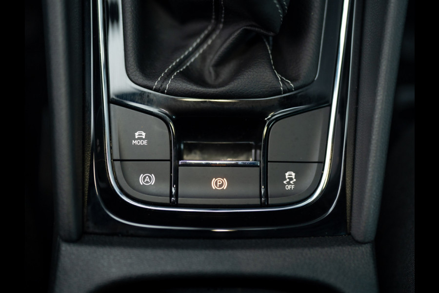 Škoda Karoq 1.5 TSI ACT Sportline Business | Trekhaak wegkl. | Camera | Prijs Rijklaar!!