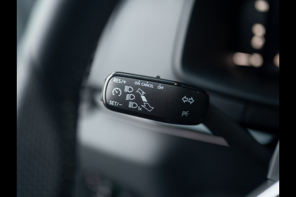 Škoda Karoq 1.5 TSI ACT Sportline Business | Trekhaak wegkl. | Camera | Prijs Rijklaar!!