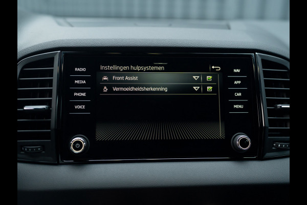 Škoda Karoq 1.5 TSI ACT Sportline Business | Trekhaak wegkl. | Camera | Prijs Rijklaar!!