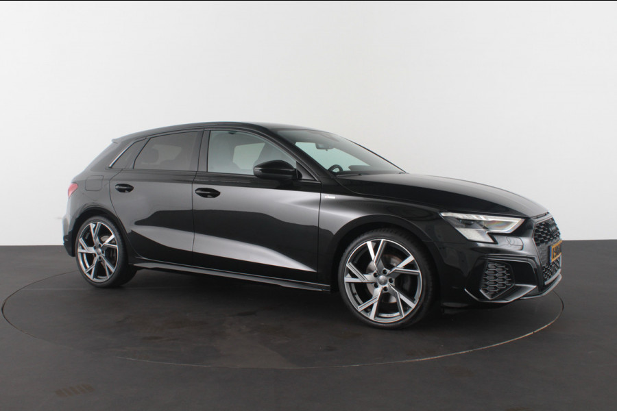 Audi A3 Sportback 35 TFSI S line edition > Full S line/Matrix-LED/Black-Optiek/19inch/Mythoszwart metallic