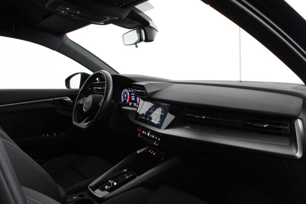Audi A3 Sportback 35 TFSI S line edition > Full S line/Matrix-LED/Black-Optiek/19inch/Mythoszwart metallic