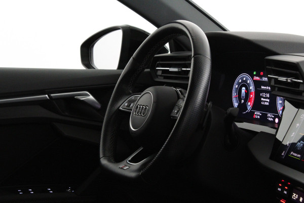 Audi A3 Sportback 35 TFSI S line edition > Full S line/Matrix-LED/Black-Optiek/19inch/Mythoszwart metallic