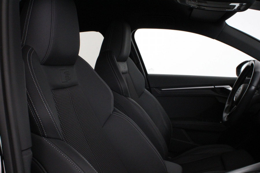 Audi A3 Sportback 35 TFSI S line edition > Full S line/Matrix-LED/Black-Optiek/19inch/Mythoszwart metallic