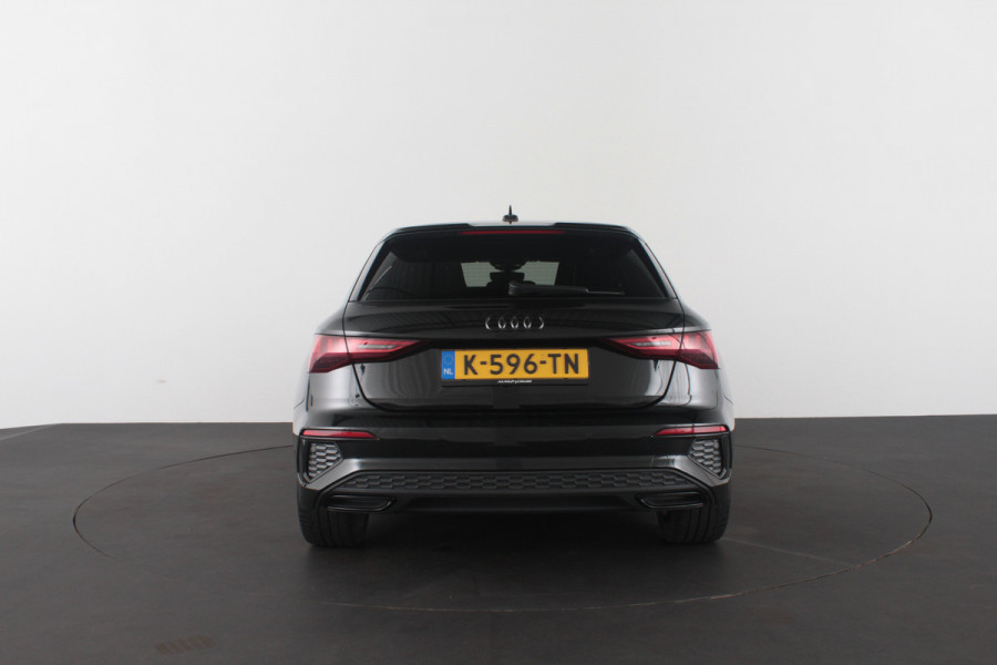 Audi A3 Sportback 35 TFSI S line edition > Full S line/Matrix-LED/Black-Optiek/19inch/Mythoszwart metallic