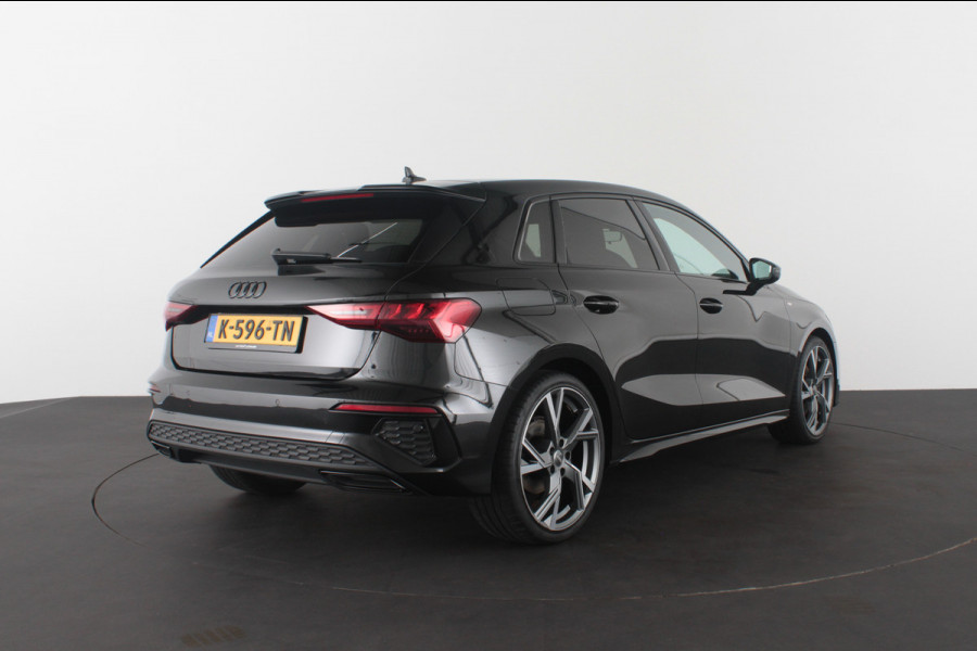 Audi A3 Sportback 35 TFSI S line edition > Full S line/Matrix-LED/Black-Optiek/19inch/Mythoszwart metallic