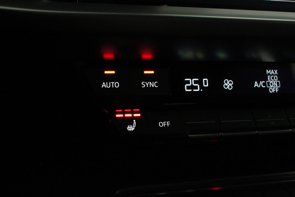 Audi A3 Sportback 35 TFSI S line edition > Full S line/Matrix-LED/Black-Optiek/19inch/Mythoszwart metallic