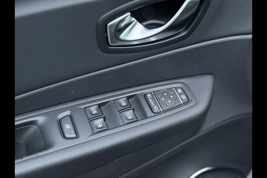 Renault Captur 1.3 TCe Intens | Pano, Navi, PDC, Trekhaak, Cruise, Climate | Dealeronderhouden | NAP |