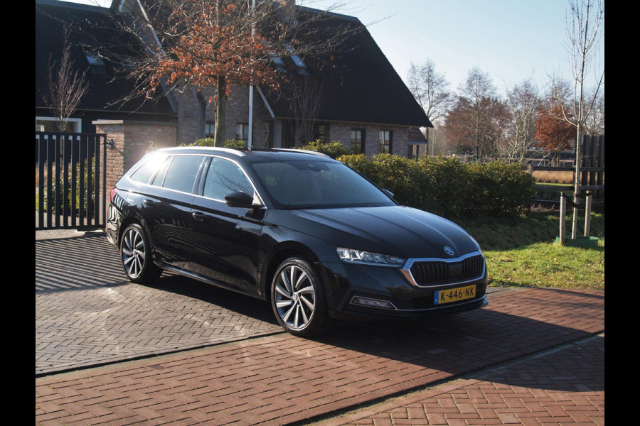 Škoda Octavia Combi 1.0 e-TSI Business Edition Plus | Head-Up Display | Sfeerverlichting | Automaat | Cruise Control | Apple Carplay | Parkeersensoren |