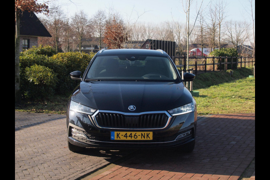 Škoda Octavia Combi 1.0 e-TSI Business Edition Plus | Head-Up Display | Sfeerverlichting | Automaat | Cruise Control | Apple Carplay | Parkeersensoren |