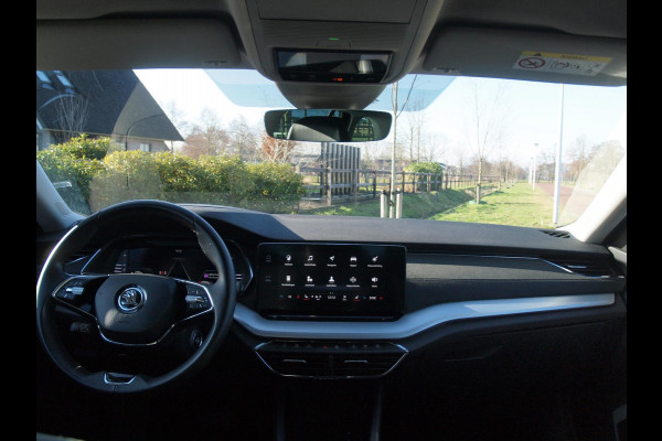Škoda Octavia Combi 1.0 e-TSI Business Edition Plus | Head-Up Display | Sfeerverlichting | Automaat | Cruise Control | Apple Carplay | Parkeersensoren |