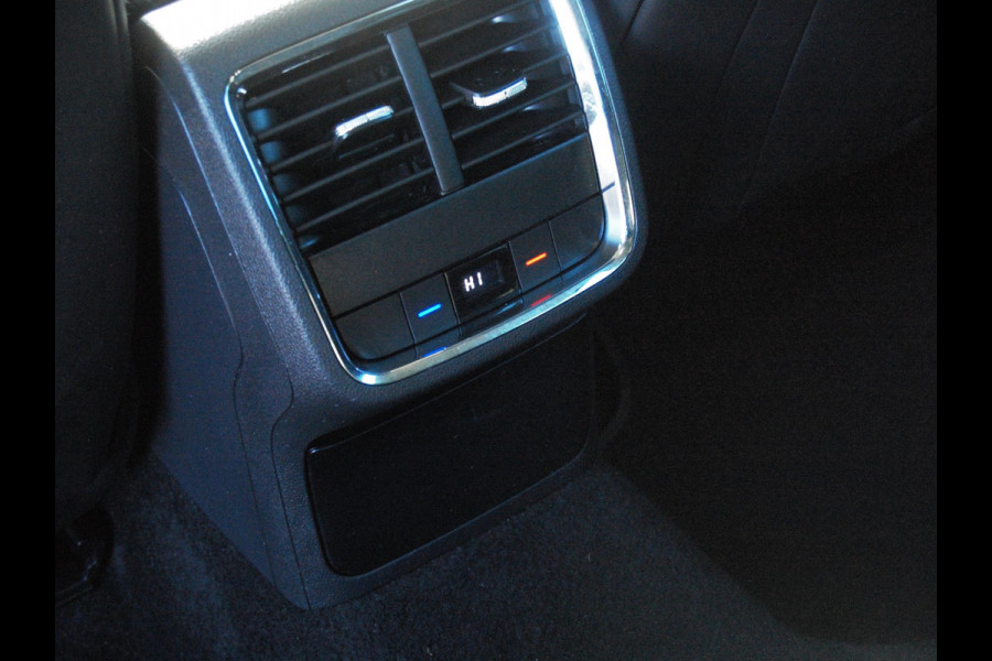 Škoda Octavia Combi 1.0 e-TSI Business Edition Plus | Head-Up Display | Sfeerverlichting | Automaat | Cruise Control | Apple Carplay | Parkeersensoren |