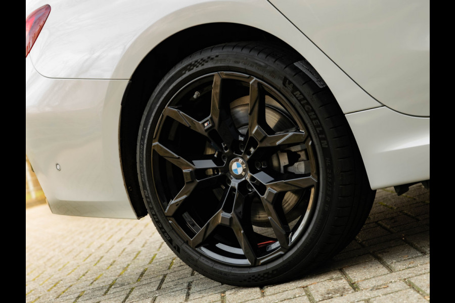 BMW 3 Serie Touring 330e xDrive - M-Sport - LCI 2 - Memoryzetel - Head-up - Driving + Parking Ass