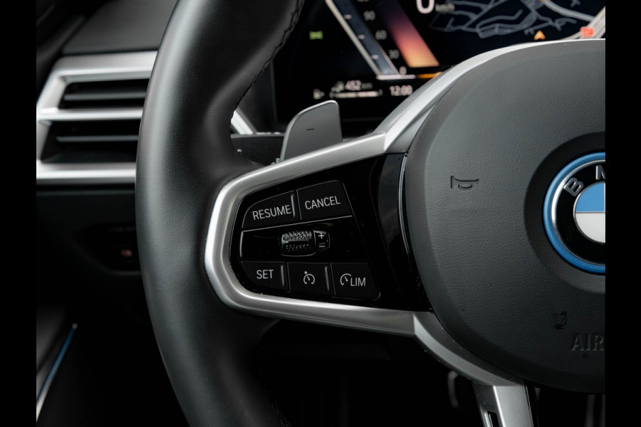 BMW 3 Serie Touring 330e xDrive - M-Sport - LCI 2 - Memoryzetel - Head-up - Driving + Parking Ass