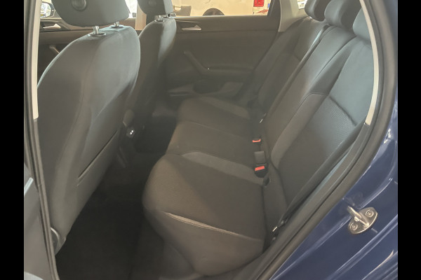 Volkswagen Polo 1.0 TSI Life Edition Achteruitrijcamera - Cruise control - Airco - Apple carplay - Navigatiesysteem - Parkeersensoren voor en achter - Licht metalen velgen 15 inch - Radio - Stuur multifunctioneel - Extra getint glas achter - Elektrische ramen voor en achter - Regensensor - Start/stop systeem