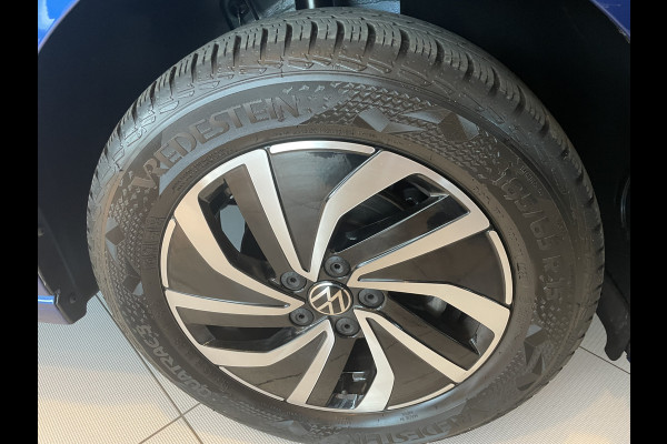 Volkswagen Polo 1.0 TSI Life Edition Achteruitrijcamera - Cruise control - Airco - Apple carplay - Navigatiesysteem - Parkeersensoren voor en achter - Licht metalen velgen 15 inch - Radio - Stuur multifunctioneel - Extra getint glas achter - Elektrische ramen voor en achter - Regensensor - Start/stop systeem