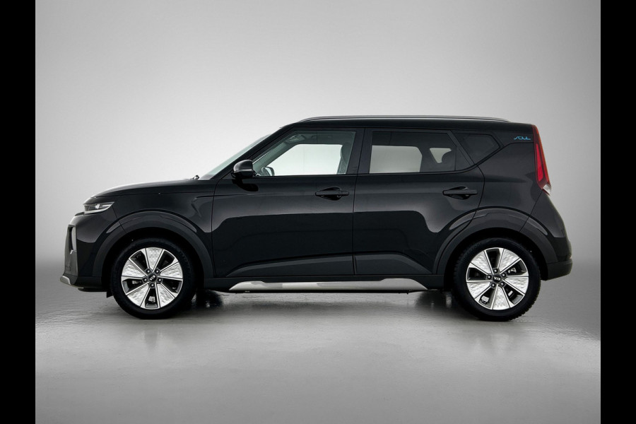 Kia e-Soul 150kW / 64kWh / SOH 100% / Executive line / Leder / TV. DVD scherm / Xenon / Navigatie / Airco-ecc. / Apk 12-2026