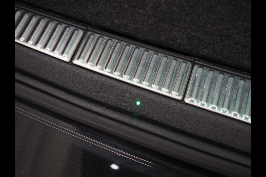 Škoda Superb Combi 1.4 TSI iV 218PK Style | Camera | Trekhaak | Keyless | Adaptive Cruise | Memory | Virtual | Carplay