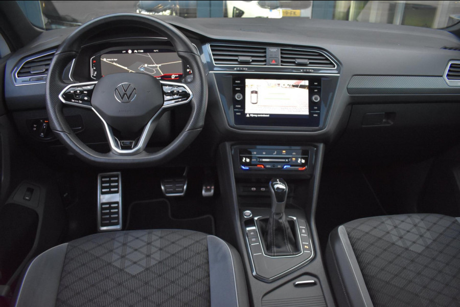 Volkswagen Tiguan 1.5 TSI R-Line | BLACK STYLE | PANORAMADAK | NAP | CAMERA | IQ LIGHT
