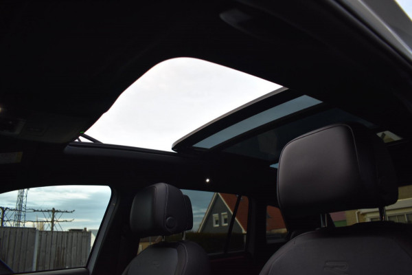 Volkswagen Tiguan 1.5 TSI R-Line | BLACK STYLE | PANORAMADAK | NAP | CAMERA | IQ LIGHT