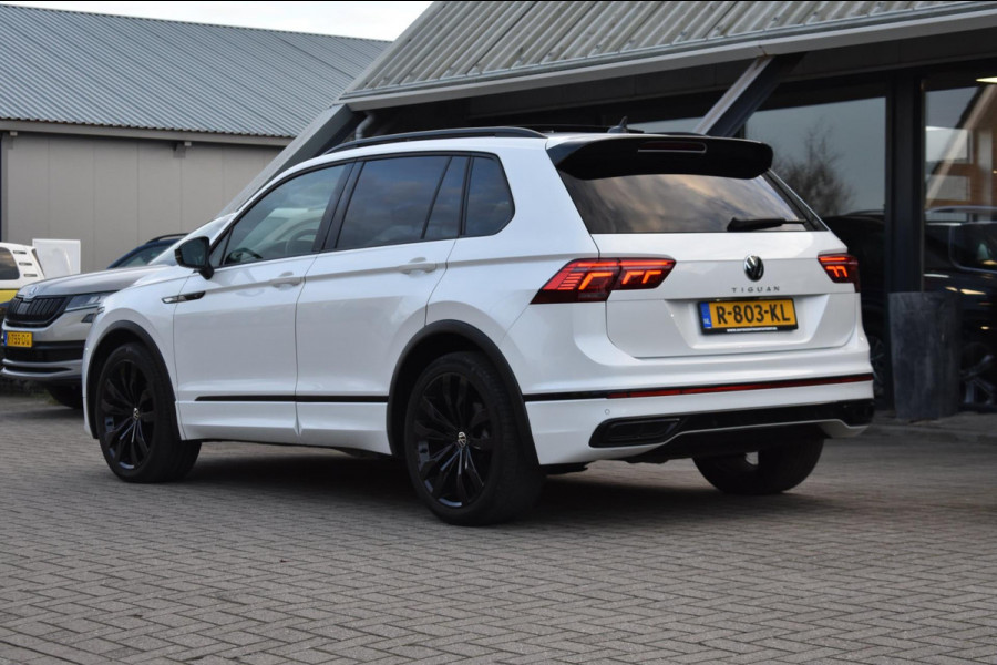 Volkswagen Tiguan 1.5 TSI R-Line | BLACK STYLE | PANORAMADAK | NAP | CAMERA | IQ LIGHT