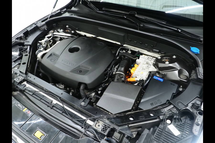 Volvo XC60 2.0 T6 Plug-in hybrid AWD Ultimate Dark Long Range | Panoramadak | Pilot Assist | Harman/Kardon | Head Up | Camera | Keyless | Carplay