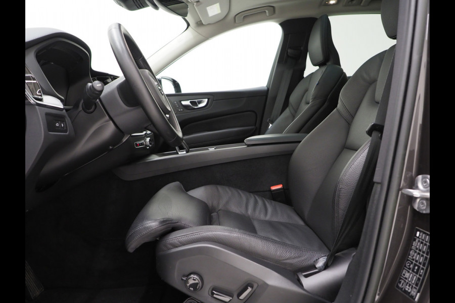 Volvo XC60 2.0 T6 Plug-in hybrid AWD Ultimate Dark Long Range | Panoramadak | Pilot Assist | Harman/Kardon | Head Up | Camera | Keyless | Carplay