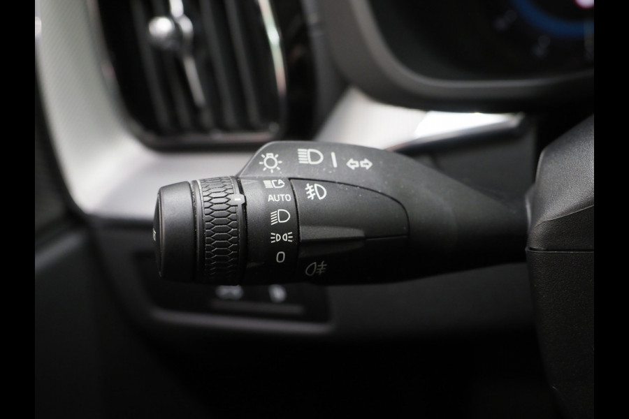 Volvo XC60 2.0 T6 Plug-in hybrid AWD Ultimate Dark Long Range | Panoramadak | Pilot Assist | Harman/Kardon | Head Up | Camera | Keyless | Carplay