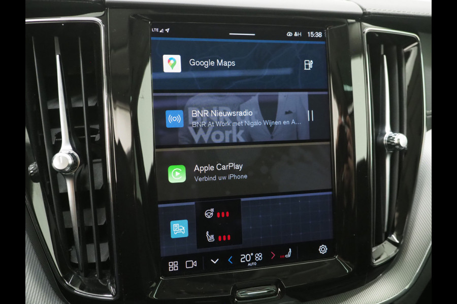 Volvo XC60 2.0 T6 Plug-in hybrid AWD Ultimate Dark Long Range | Panoramadak | Pilot Assist | Harman/Kardon | Head Up | Camera | Keyless | Carplay