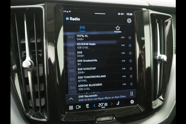 Volvo XC60 2.0 T6 Plug-in hybrid AWD Ultimate Dark Long Range | Panoramadak | Pilot Assist | Harman/Kardon | Head Up | Camera | Keyless | Carplay