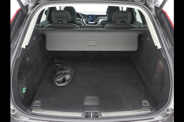 Volvo XC60 2.0 T6 Plug-in hybrid AWD Ultimate Dark Long Range | Panoramadak | Pilot Assist | Harman/Kardon | Head Up | Camera | Keyless | Carplay