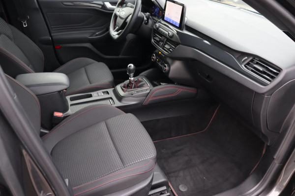 Ford Focus 1.0 EcoBoost Hybrid ST Line X Business org.NL trekhaak digi-dashboard camera
