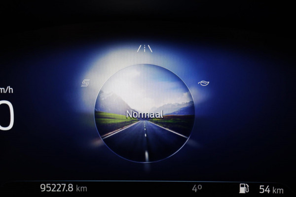 Ford Focus 1.0 EcoBoost Hybrid ST Line X Business org.NL trekhaak digi-dashboard camera