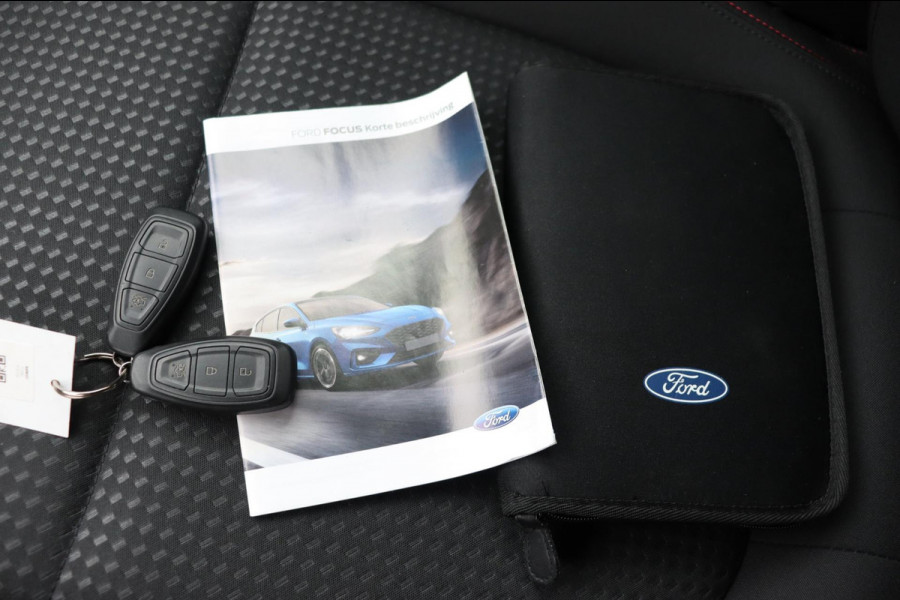 Ford Focus 1.0 EcoBoost Hybrid ST Line X Business org.NL trekhaak digi-dashboard camera