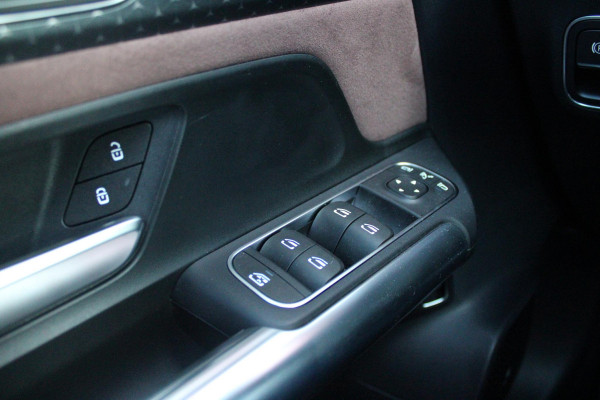 Mercedes-Benz GLA 250 e AMG LINE "NIEUW MODEL!" | PANORAMISCH SCHUIF/KANTEL DAK | SFEER VERLICHTING | ELEKTRISCH BEDIENBARE VOORSTOELEN MET GEHEUGENFUNCTIE EN "ZITKINEMATICA" | DRAADLOZE APPLE CARPLAY/ANDROID AUTO | NIGHT PAKKET: DAKRELING ZWART, ZIJRUITEN EN ACHTERRUITEN ZWART, LICHTMETALEN VELGEN 20" ZWART | HEAD UP DISPLAY | REALITY-NAVIGATIE  | 360° CAMERA | MULTI BEAM LED KOPLAMPEN | DODEHOEK DETECTIE | ADAPTIVE CRUISE CONTROL | KEYLESS GO | ELEKTRISCH BEDIENBARE ACHTERKLEP | DRAADLOZE TELEFOONLADER | SURROUND BURMESTER AUDIO | WINTERPAKKET: STUUR/STOEL VERWARMING |