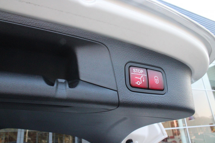 Mercedes-Benz GLA 250 e AMG LINE "NIEUW MODEL!" | PANORAMISCH SCHUIF/KANTEL DAK | SFEER VERLICHTING | ELEKTRISCH BEDIENBARE VOORSTOELEN MET GEHEUGENFUNCTIE EN "ZITKINEMATICA" | DRAADLOZE APPLE CARPLAY/ANDROID AUTO | NIGHT PAKKET: DAKRELING ZWART, ZIJRUITEN EN ACHTERRUITEN ZWART, LICHTMETALEN VELGEN 20" ZWART | HEAD UP DISPLAY | REALITY-NAVIGATIE  | 360° CAMERA | MULTI BEAM LED KOPLAMPEN | DODEHOEK DETECTIE | ADAPTIVE CRUISE CONTROL | KEYLESS GO | ELEKTRISCH BEDIENBARE ACHTERKLEP | DRAADLOZE TELEFOONLADER | SURROUND BURMESTER AUDIO | WINTERPAKKET: STUUR/STOEL VERWARMING |