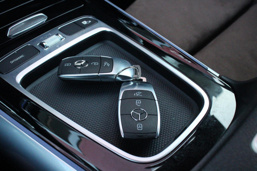 Mercedes-Benz GLA 250 e AMG LINE "NIEUW MODEL!" | PANORAMISCH SCHUIF/KANTEL DAK | SFEER VERLICHTING | ELEKTRISCH BEDIENBARE VOORSTOELEN MET GEHEUGENFUNCTIE EN "ZITKINEMATICA" | DRAADLOZE APPLE CARPLAY/ANDROID AUTO | NIGHT PAKKET: DAKRELING ZWART, ZIJRUITEN EN ACHTERRUITEN ZWART, LICHTMETALEN VELGEN 20" ZWART | HEAD UP DISPLAY | REALITY-NAVIGATIE  | 360° CAMERA | MULTI BEAM LED KOPLAMPEN | DODEHOEK DETECTIE | ADAPTIVE CRUISE CONTROL | KEYLESS GO | ELEKTRISCH BEDIENBARE ACHTERKLEP | DRAADLOZE TELEFOONLADER | SURROUND BURMESTER AUDIO | WINTERPAKKET: STUUR/STOEL VERWARMING |