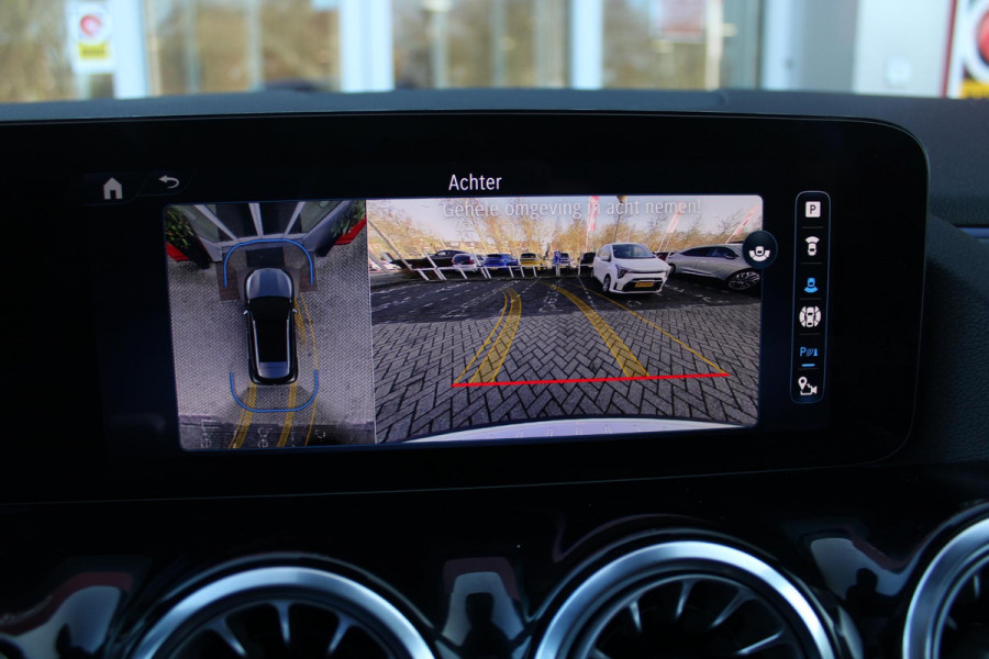 Mercedes-Benz GLA 250 e AMG LINE "NIEUW MODEL!" | PANORAMISCH SCHUIF/KANTEL DAK | SFEER VERLICHTING | ELEKTRISCH BEDIENBARE VOORSTOELEN MET GEHEUGENFUNCTIE EN "ZITKINEMATICA" | DRAADLOZE APPLE CARPLAY/ANDROID AUTO | NIGHT PAKKET: DAKRELING ZWART, ZIJRUITEN EN ACHTERRUITEN ZWART, LICHTMETALEN VELGEN 20" ZWART | HEAD UP DISPLAY | REALITY-NAVIGATIE  | 360° CAMERA | MULTI BEAM LED KOPLAMPEN | DODEHOEK DETECTIE | ADAPTIVE CRUISE CONTROL | KEYLESS GO | ELEKTRISCH BEDIENBARE ACHTERKLEP | DRAADLOZE TELEFOONLADER | SURROUND BURMESTER AUDIO | WINTERPAKKET: STUUR/STOEL VERWARMING |
