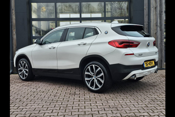 BMW X2 sDrive20i Executive | Automaat | Trekhaak | LED | Park Assist | Navi | Cruise | LMV 19" | All-seasons |