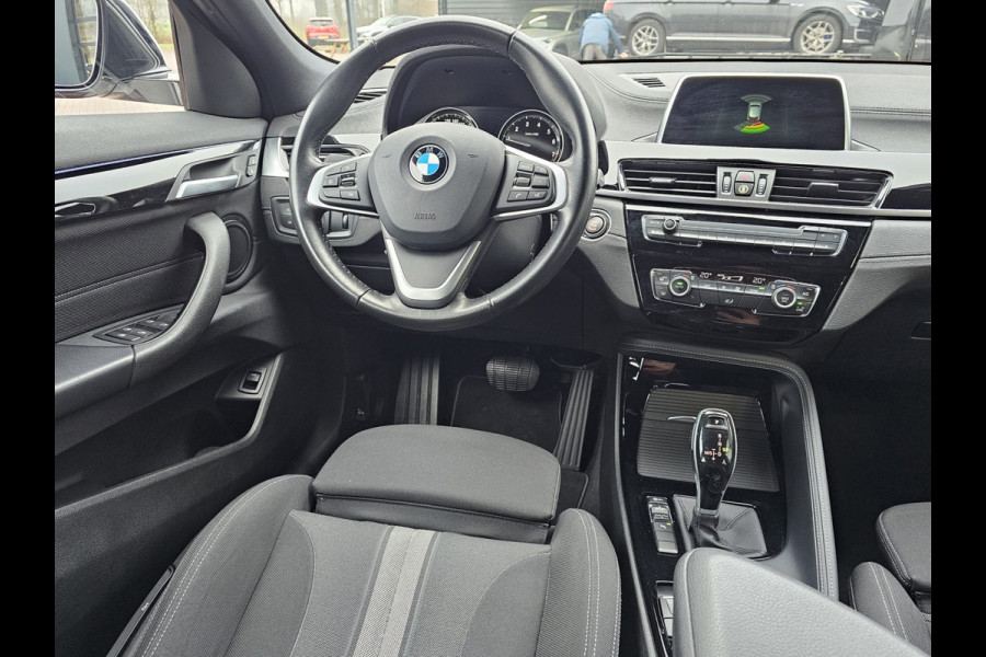 BMW X2 sDrive20i Executive | Automaat | Trekhaak | LED | Park Assist | Navi | Cruise | LMV 19" | All-seasons |