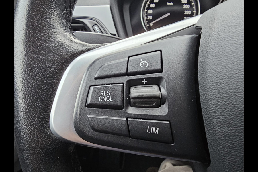 BMW X2 sDrive20i Executive | Automaat | Trekhaak | LED | Park Assist | Navi | Cruise | LMV 19" | All-seasons |