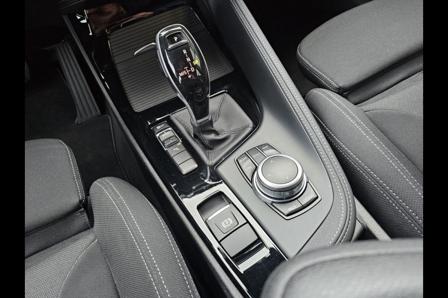 BMW X2 sDrive20i Executive | Automaat | Trekhaak | LED | Park Assist | Navi | Cruise | LMV 19" | All-seasons |