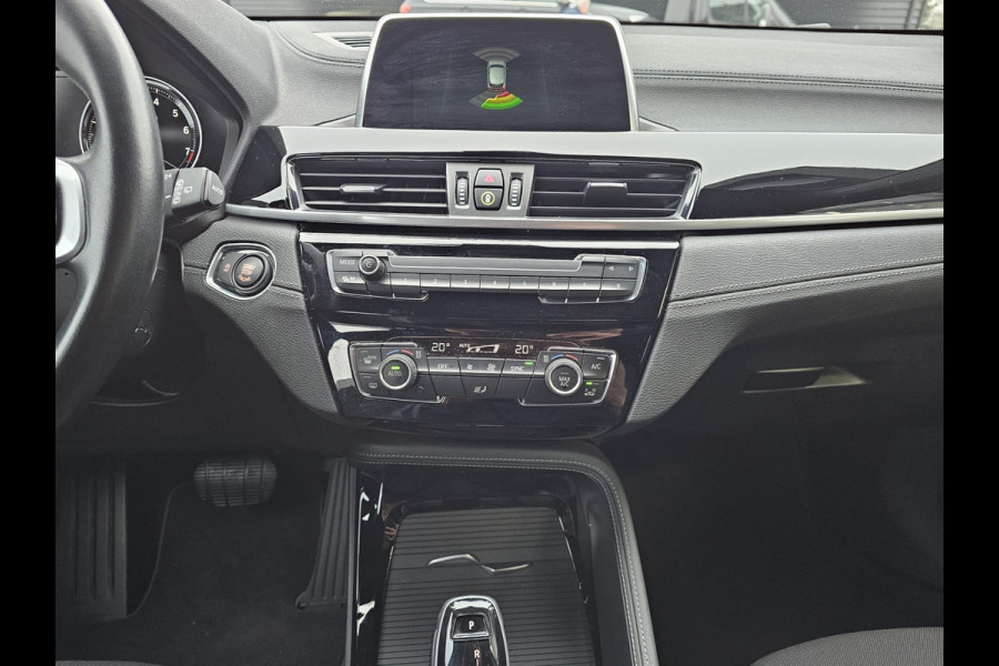 BMW X2 sDrive20i Executive | Automaat | Trekhaak | LED | Park Assist | Navi | Cruise | LMV 19" | All-seasons |